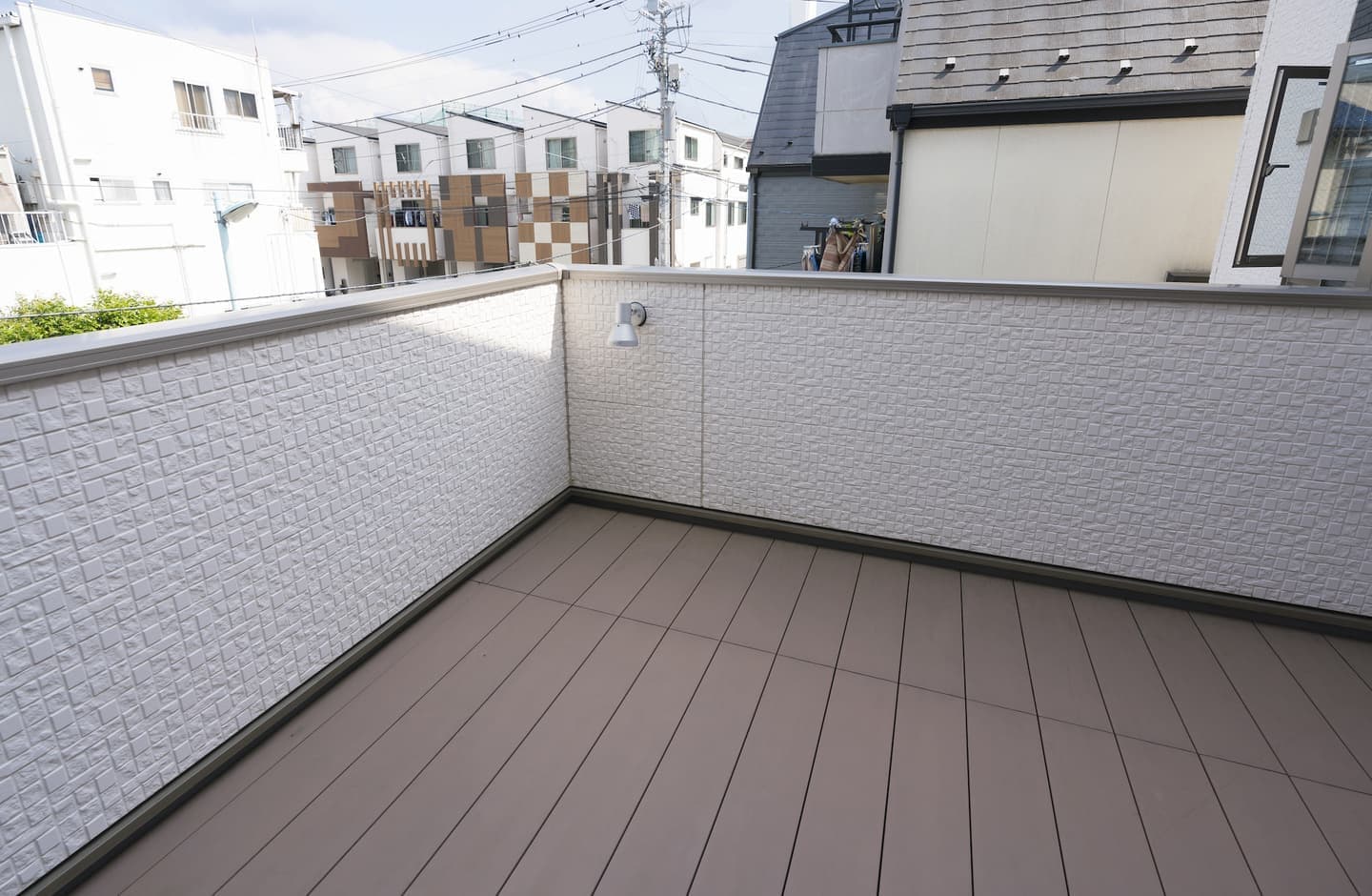 白いバルコニー